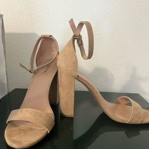 Merona tan summer heel. Goes with everything. Very popular style and sold out